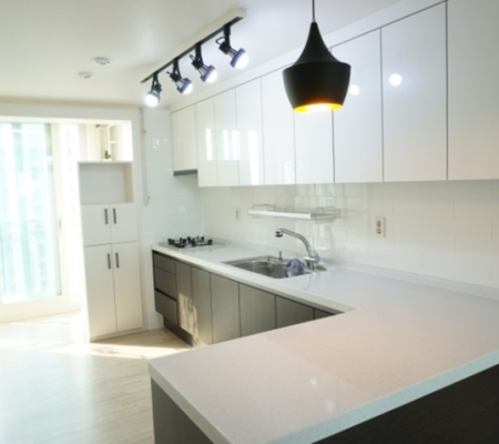 수원시 조원주공 2차 아파트 인테리어 | 화이트&블랙 디자인으로 깔끔한 분위기 연출