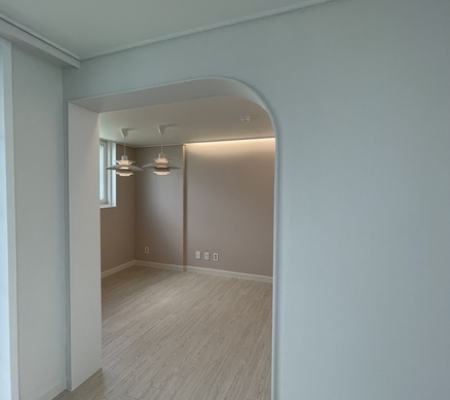 수원 매탄그린빌 5단지 아파트 인테리어 | 9mm 문선과 화이트 컨셉으로 밝은 분위기 연출