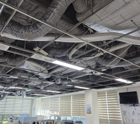 동탄 산업단지 사무실 천장단열, 준불연우레탄폼 뿜칠로 완벽단열 시공완료