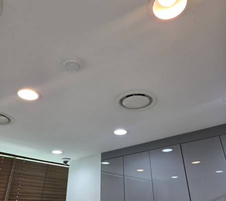 준불연우레탄폼 뿜칠로 완성한 수원 인계동 상가 천장 단열 – 건기넷 시공