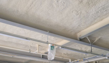 이번 현장은 남안성 공장 내부 천장 단열공사로, 기존 구조는 골데크천장 형태의 철골 구조였습니다. 천장 내부 단열이 전혀 되어..